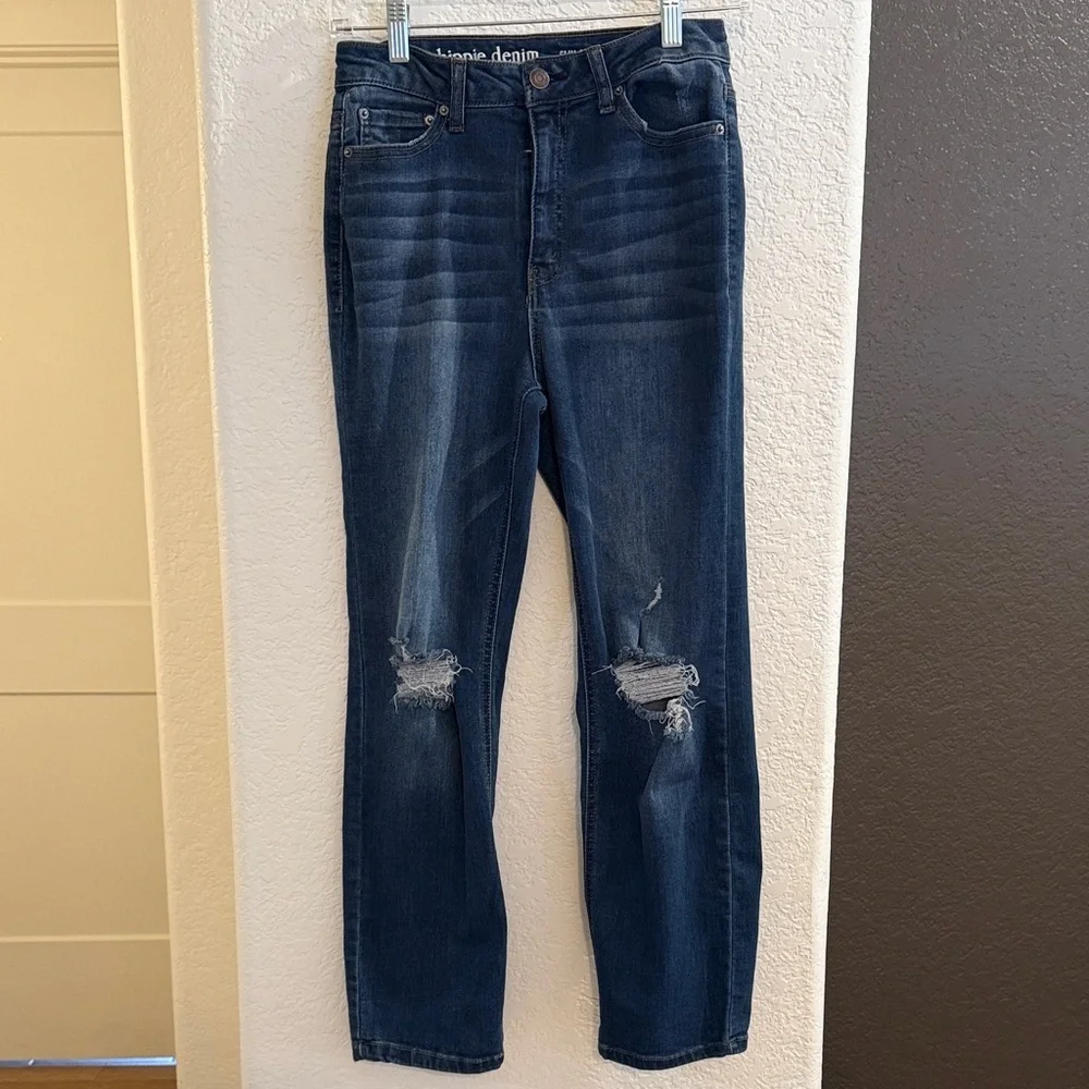 Calvin Klein Women's Indigo Straight Leg Jeans​